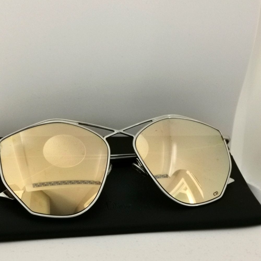 Dior sunglass
